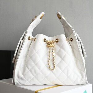 Classic CHANEL Bag: A Stylish and Versatile Choice for Elegance